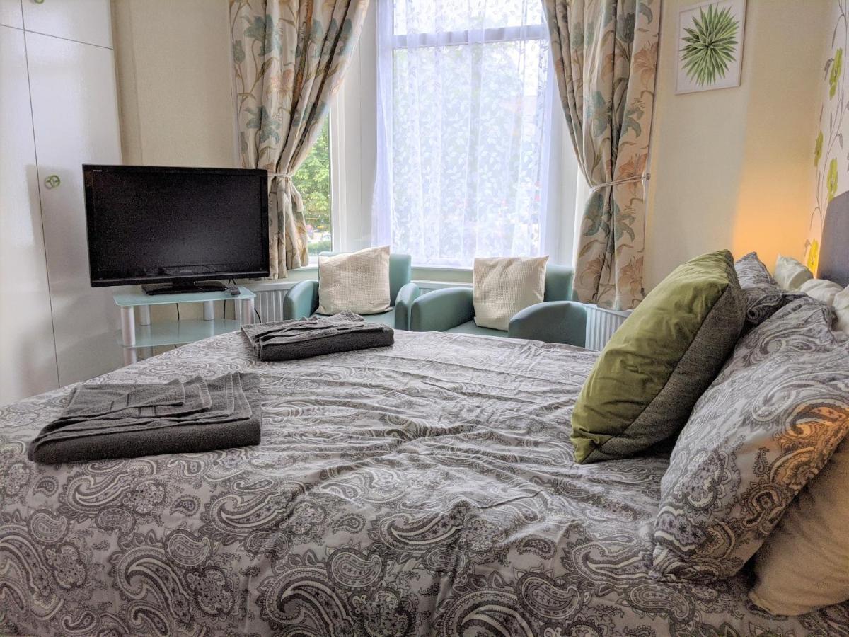 Kirk Lea Bed & Breakfast Halifax Bagian luar foto