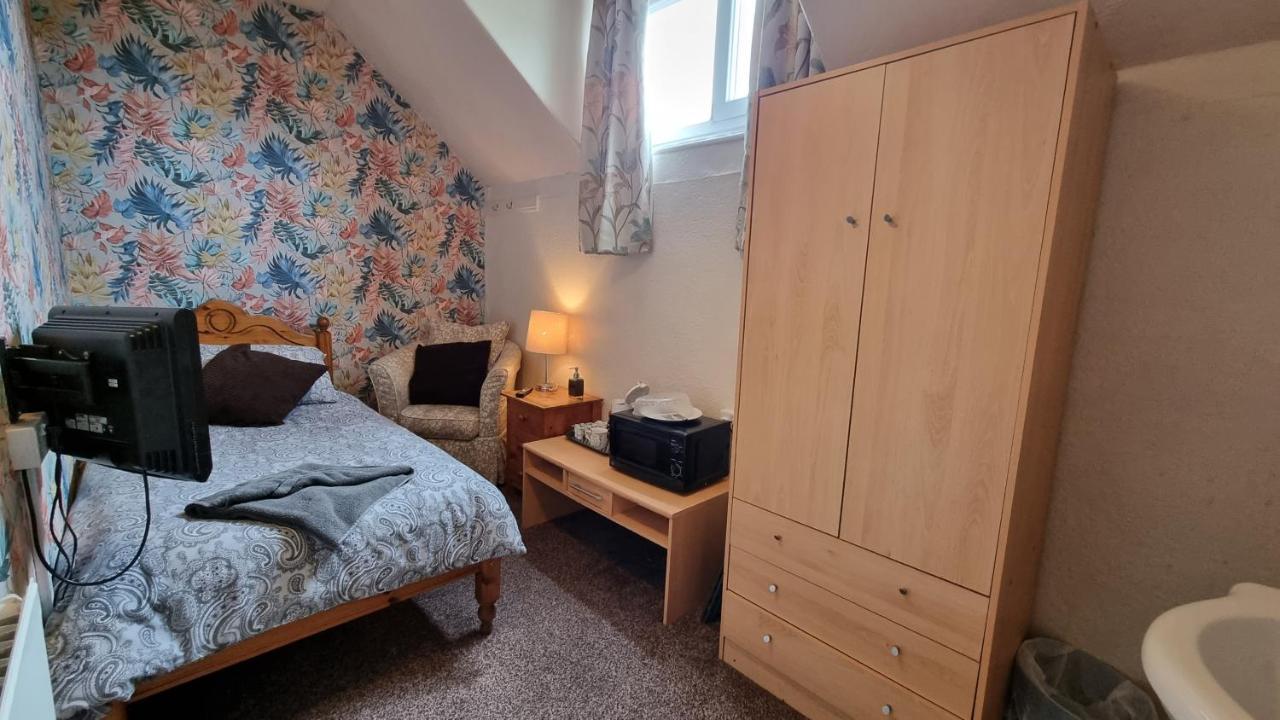 Kirk Lea Bed & Breakfast Halifax Bagian luar foto