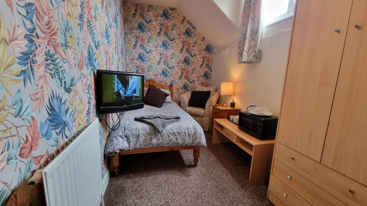 Kirk Lea Bed & Breakfast Halifax Bagian luar foto